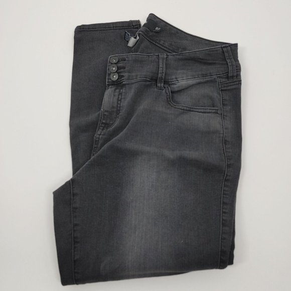 Torrid Denim size 18R #662 - Picture 1 of 2